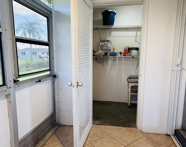 2676 Dudley Drive E - Photo Thumbnail 18