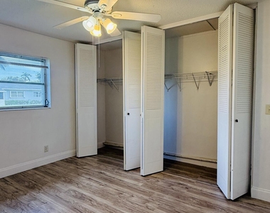 2676 Dudley Drive E - Photo Thumbnail 14