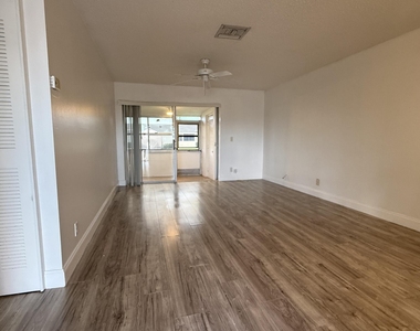 2676 Dudley Drive E - Photo Thumbnail 5