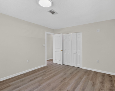 1125 41st Avenue - Photo Thumbnail 28