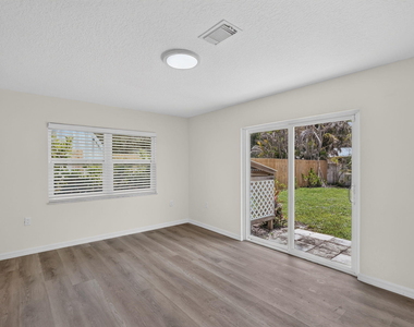 1125 41st Avenue - Photo Thumbnail 20