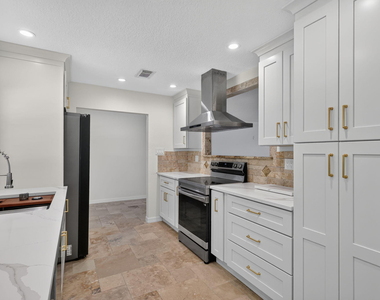 1125 41st Avenue - Photo Thumbnail 14