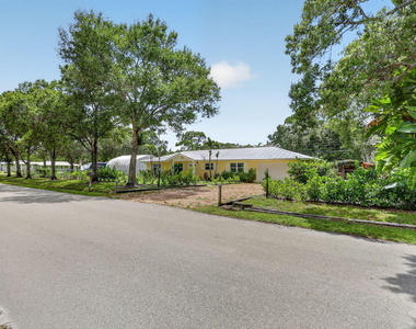 1125 41st Avenue - Photo Thumbnail 5