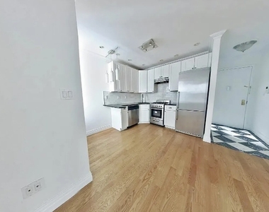400 East 91st Street - Photo Thumbnail 2