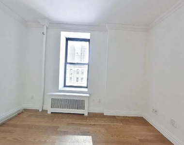 400 East 91st Street - Photo Thumbnail 5