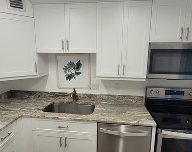 501 E Dania Beach Boulevard - Photo Thumbnail 4