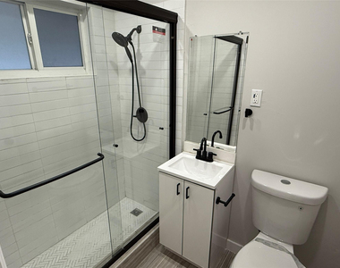 720 Ne 7th Street - Photo Thumbnail 4