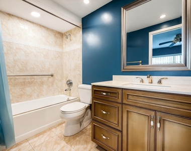 5041 W Oakland Park Boulevard - Photo Thumbnail 7