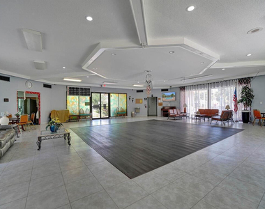 5041 W Oakland Park Boulevard - Photo Thumbnail 10