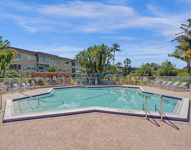 5041 W Oakland Park Boulevard - Photo Thumbnail 9