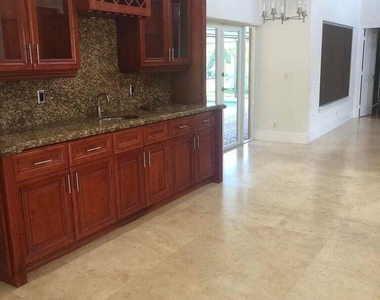 8649 Nw 57th Court - Photo Thumbnail 12