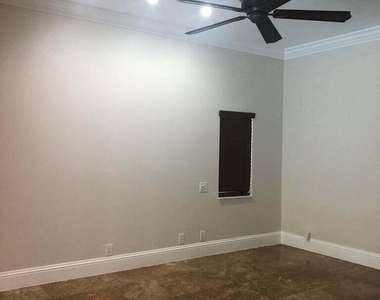 8649 Nw 57th Court - Photo Thumbnail 16