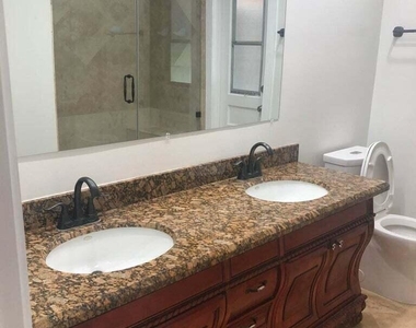 8649 Nw 57th Court - Photo Thumbnail 14