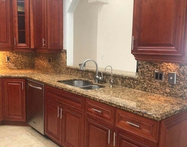 8649 Nw 57th Court - Photo Thumbnail 7