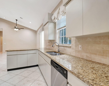 11081 Springbrook Circle - Photo Thumbnail 16