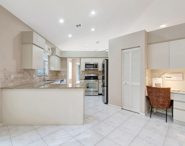 11081 Springbrook Circle - Photo Thumbnail 18