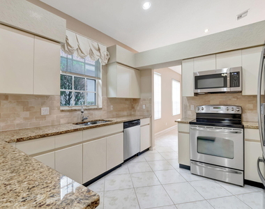 11081 Springbrook Circle - Photo Thumbnail 13