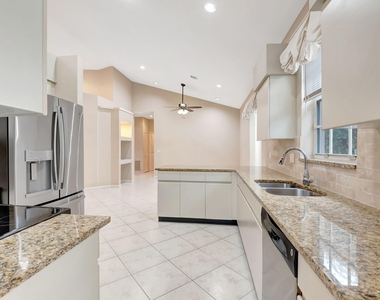 11081 Springbrook Circle - Photo Thumbnail 17