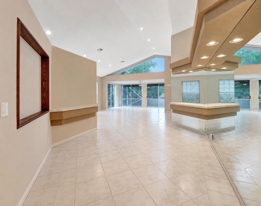 11081 Springbrook Circle - Photo Thumbnail 8