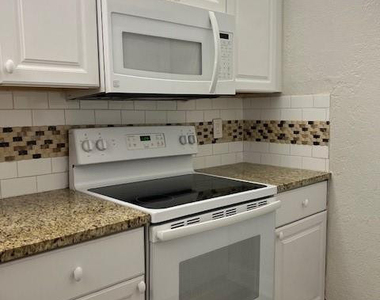 2588 Riverside Drive - Photo Thumbnail 5