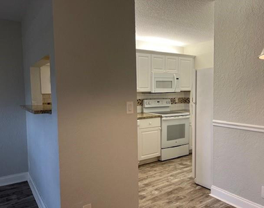 2588 Riverside Drive - Photo Thumbnail 8