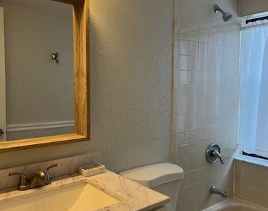 2588 Riverside Drive - Photo Thumbnail 20