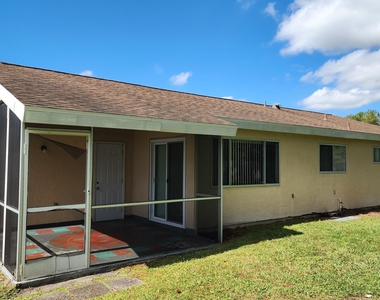 651 Nw Sharpe Street - Photo Thumbnail 5