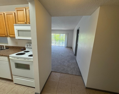 450 Nw 20th Street - Photo Thumbnail 2