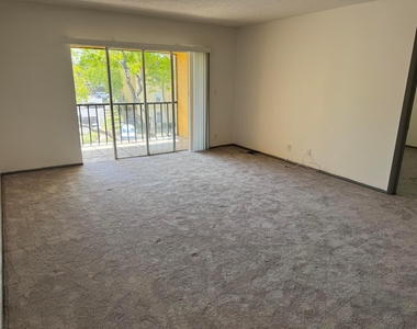 450 Nw 20th Street - Photo Thumbnail 7