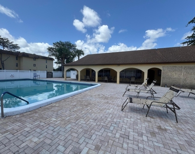 450 Nw 20th Street - Photo Thumbnail 18