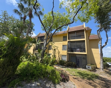 450 Nw 20th Street - Photo Thumbnail 1