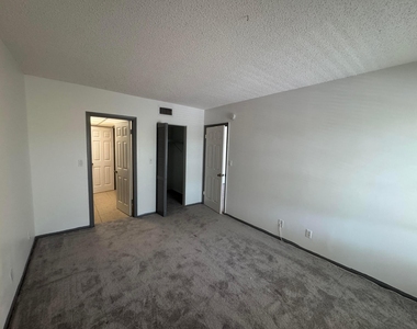 450 Nw 20th Street - Photo Thumbnail 16