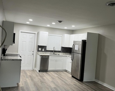 4250 Nw 21st Avenue - Photo Thumbnail 8