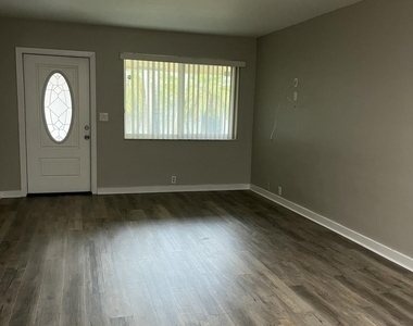 4250 Nw 21st Avenue - Photo Thumbnail 6