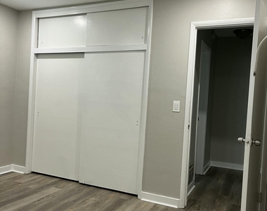 4250 Nw 21st Avenue - Photo Thumbnail 3