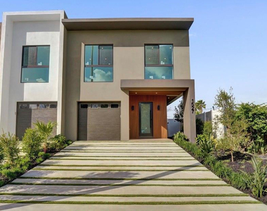 1527 Ne 15th Avenue - Photo Thumbnail 3