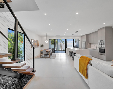 1527 Ne 15th Avenue - Photo Thumbnail 5