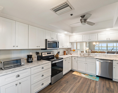 164 Ne Edgewater Drive - Photo Thumbnail 5