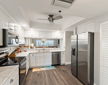 164 Ne Edgewater Drive - Photo Thumbnail 6