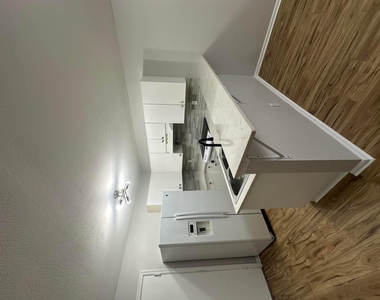 6856 Mill Brook Place - Photo Thumbnail 17