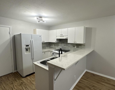 6856 Mill Brook Place - Photo Thumbnail 4