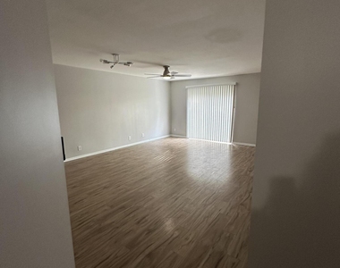 6856 Mill Brook Place - Photo Thumbnail 3