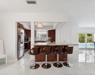 1243 Garfield Street - Photo Thumbnail 3