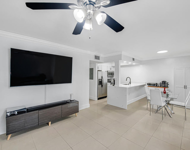 6043 10th Avenue N - Photo Thumbnail 8