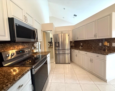 9392 Cascade Court - Photo Thumbnail 16