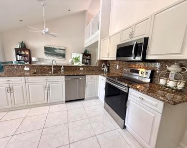 9392 Cascade Court - Photo Thumbnail 17
