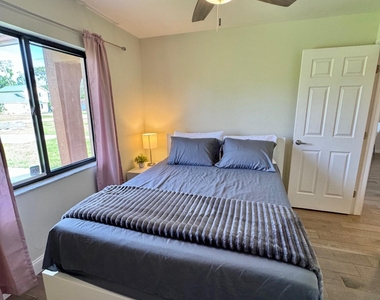 17370 W Carnegie Circle - Photo Thumbnail 7