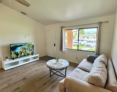 17370 W Carnegie Circle - Photo Thumbnail 3