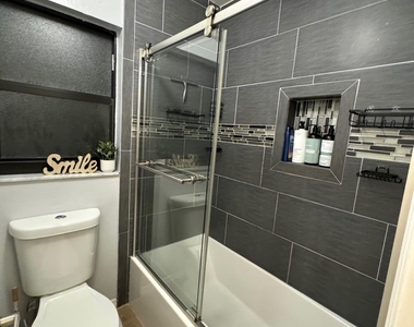 17370 W Carnegie Circle - Photo Thumbnail 12