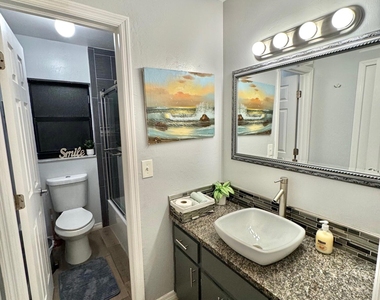 17370 W Carnegie Circle - Photo Thumbnail 13